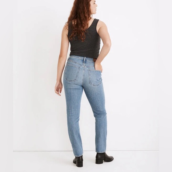 The Curvy Perfect Vintage Jean - Picture 3 of 12